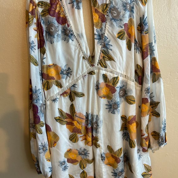 Free People, medium, white with print - Picture 3 of 3